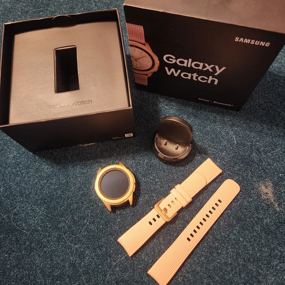 Samsung Galaxy Watch - Picture 2 of 3